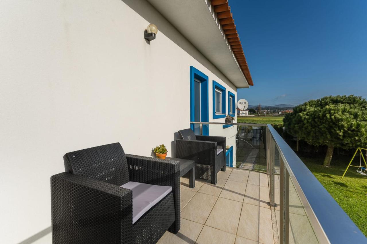 Beachfront Villa In Esposende Exterior photo