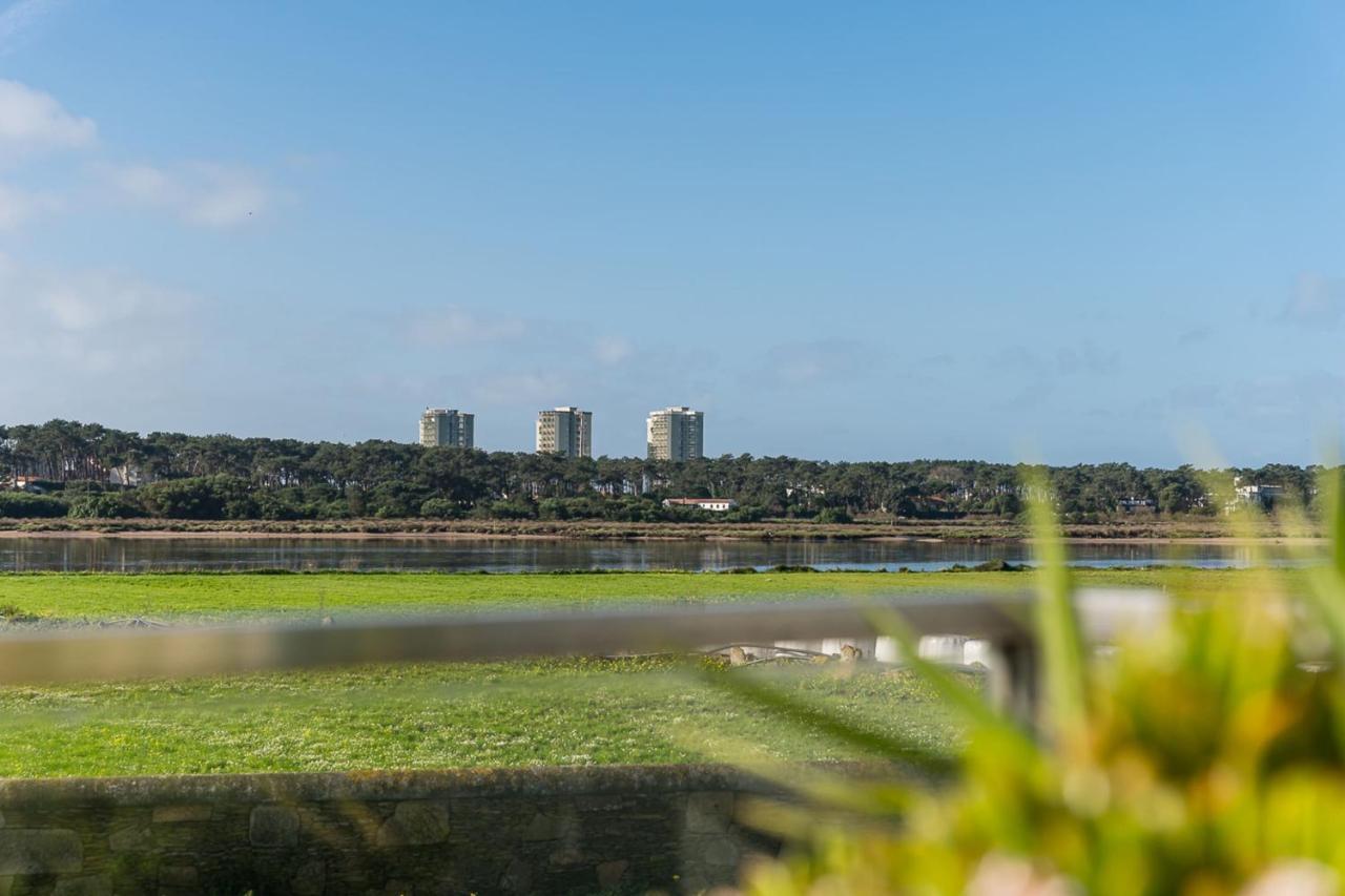Beachfront Villa In Esposende Exterior photo