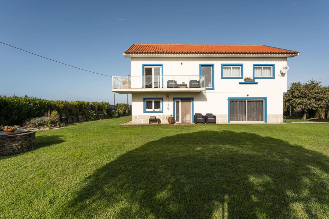 Beachfront Villa In Esposende Exterior photo